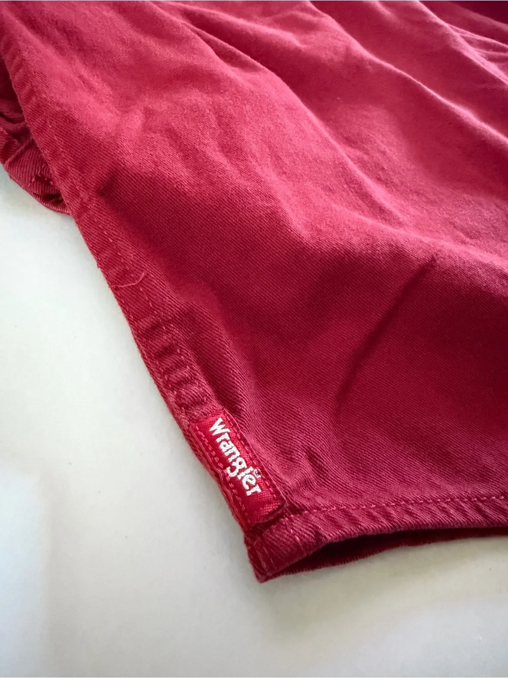 Men's Wrangler Red Button-Up Shirt with Chest Pockets